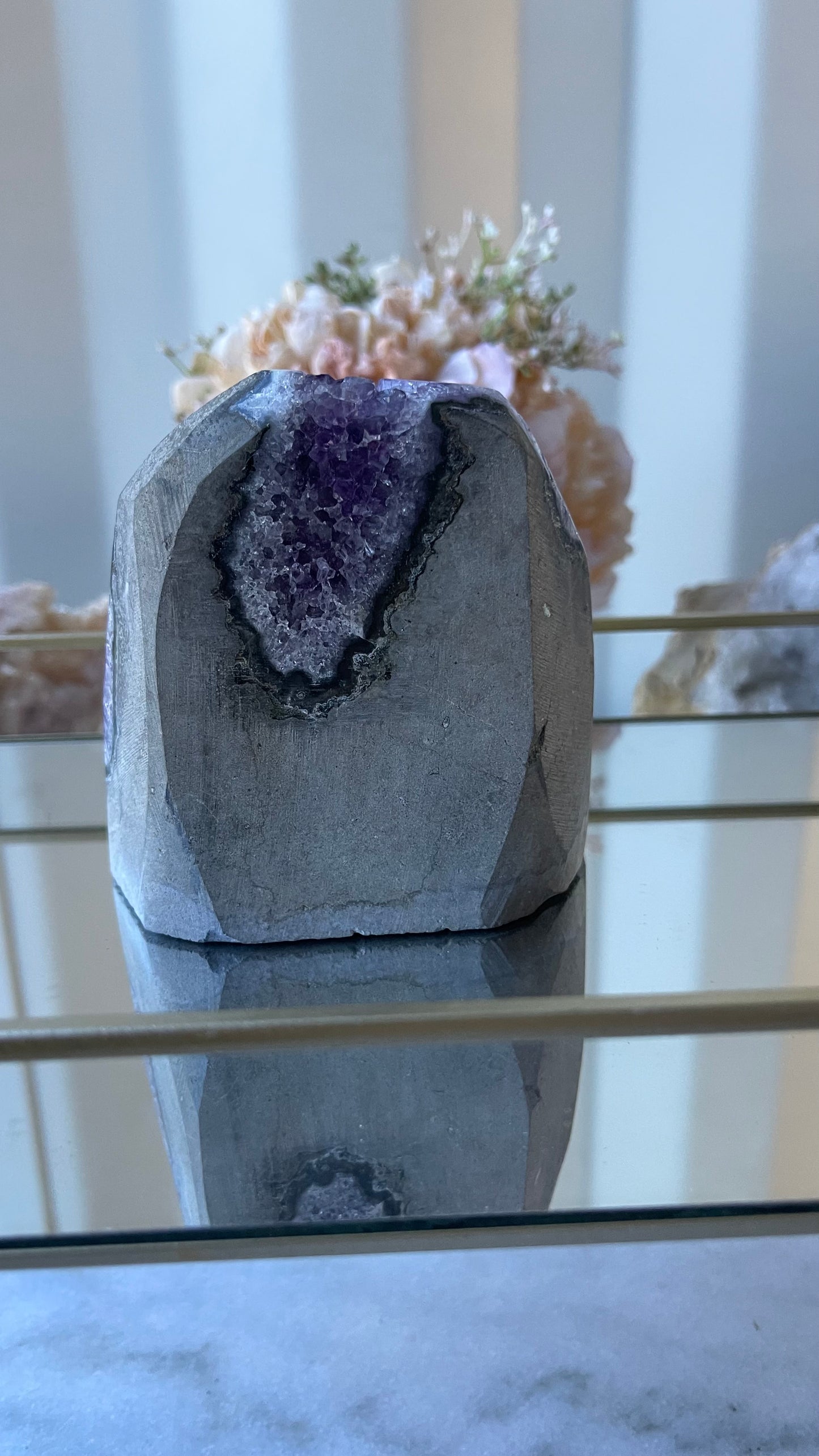 Amethyst cluster self standing 1kg D