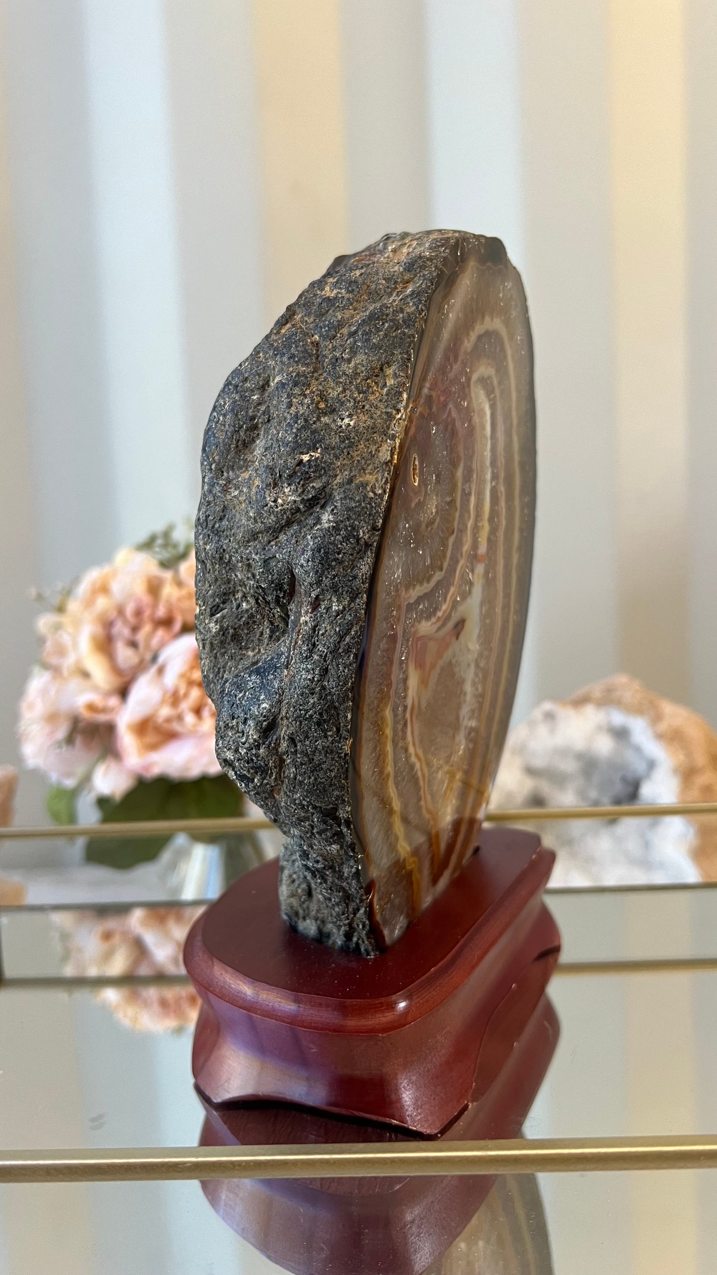 Large Agate on stand 2.311kg