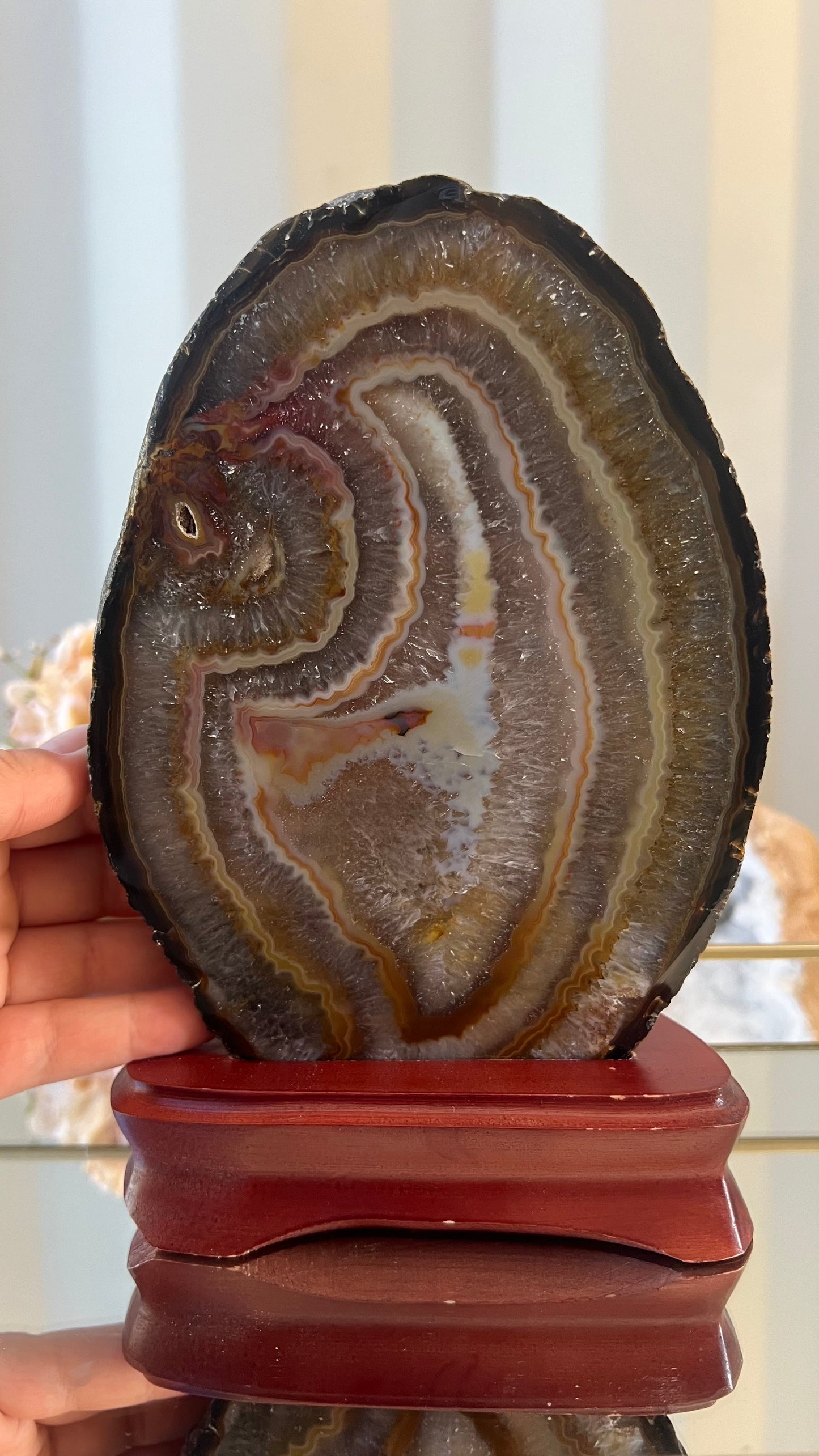 Large Agate on stand 2.311kg