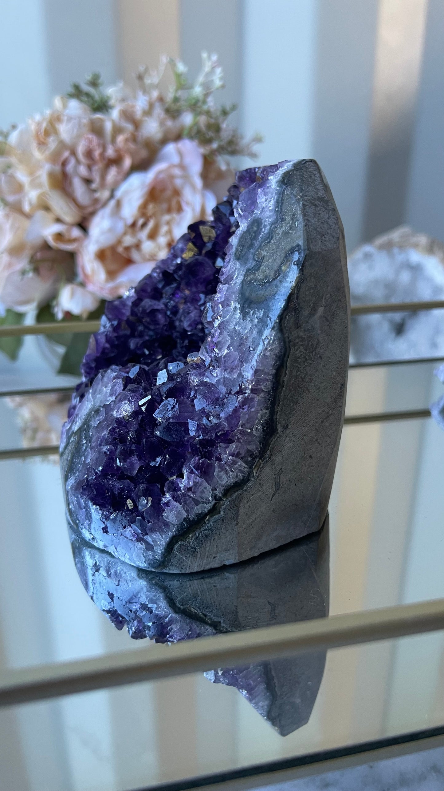 Amethyst cluster self standing 1kg D